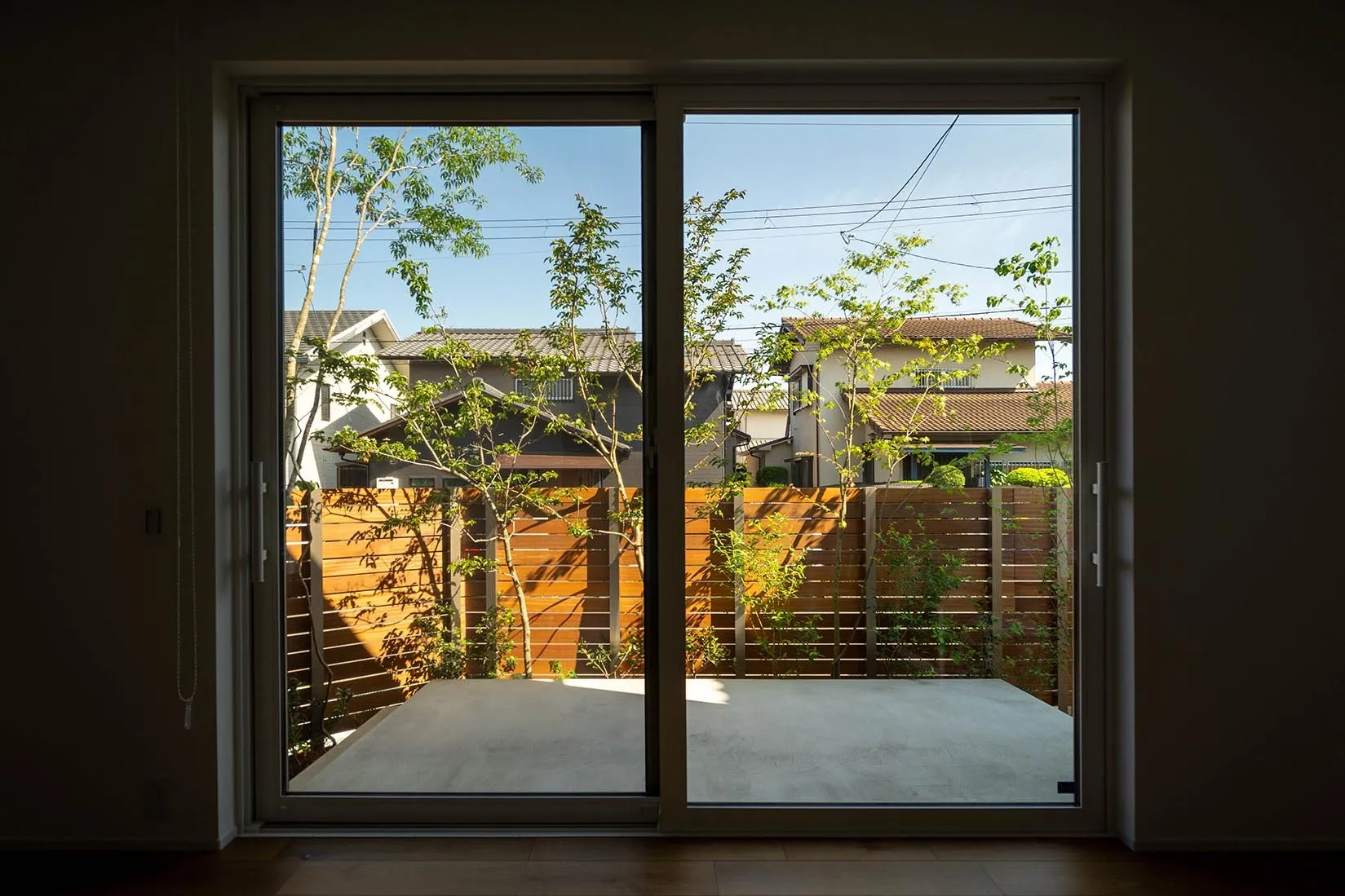 室内と外を緑で繋ぐ、心地よい外構デザイン